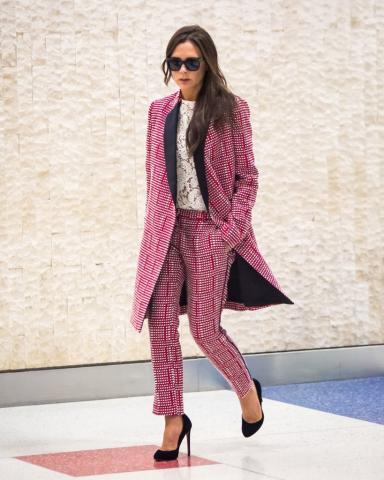 Το εντυπωσιακό airport style της Victoria Beckham