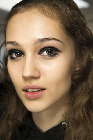 Makeup trend: Τα smokey eyes από το Milan Fashion Week