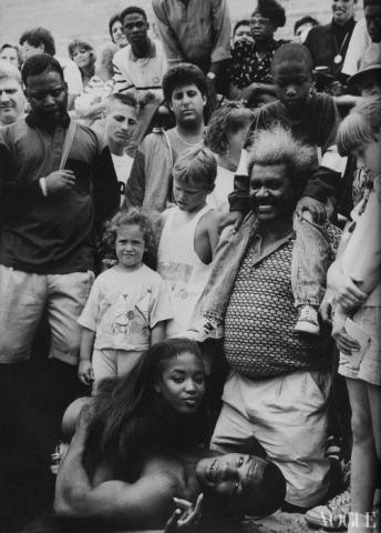 Η Anna Wintour σου δείχνει τις καλύτερες φωτογραφίες στην ιστορία της Vogue