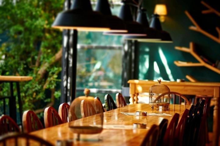 Theory Βar & Μore: Η θεωρία της διασκέδασης