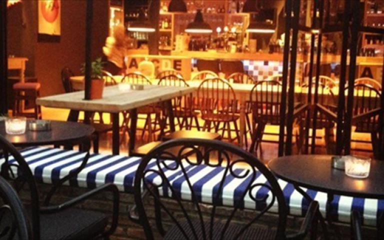 Theory Βar & Μore: Η θεωρία της διασκέδασης