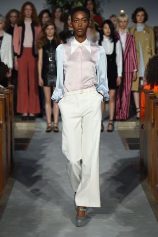 H 1η προσωπική συλλογή ρούχων της Alexa Chung είναι γεγονός! 