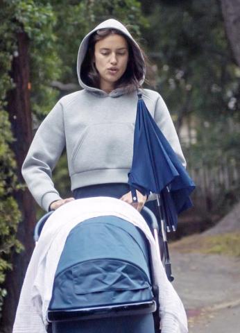 Irina Shayk: Οι "καροτσάδες" με την κόρη της 