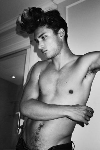 Undressed: Τα γυμνά του Mario Testino που βλέπουν πρώτη φορά το φως