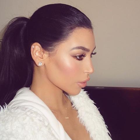 Στο Ντουμπάι υπάρχουν δύο αδερφές που είναι οι απόλυτες σωσίες της Kim Kardashian & της Kylie Jenner