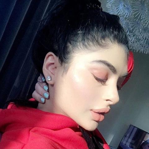 Στο Ντουμπάι υπάρχουν δύο αδερφές που είναι οι απόλυτες σωσίες της Kim Kardashian & της Kylie Jenner