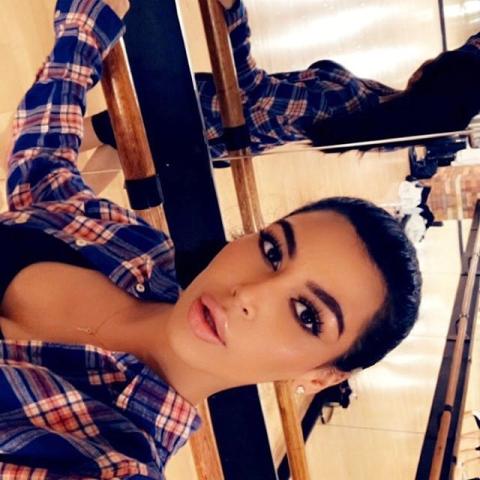 Στο Ντουμπάι υπάρχουν δύο αδερφές που είναι οι απόλυτες σωσίες της Kim Kardashian & της Kylie Jenner