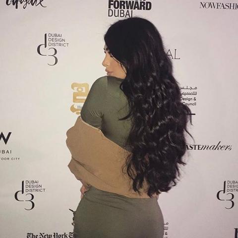 Στο Ντουμπάι υπάρχουν δύο αδερφές που είναι οι απόλυτες σωσίες της Kim Kardashian & της Kylie Jenner