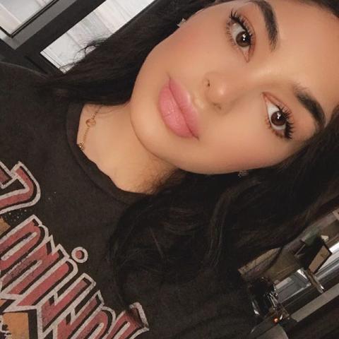 Στο Ντουμπάι υπάρχουν δύο αδερφές που είναι οι απόλυτες σωσίες της Kim Kardashian & της Kylie Jenner