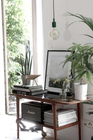 Τα βιβλία αποκτούν άλλη χρήση και διακοσμούν το χώρο