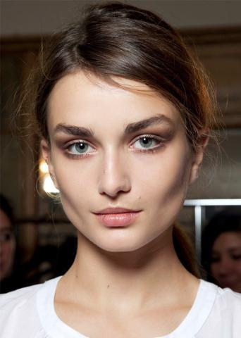 6 ιδέες για το καλοκαιρινό σου μακιγιάζ που αξίζει να δοκιμάσεις  