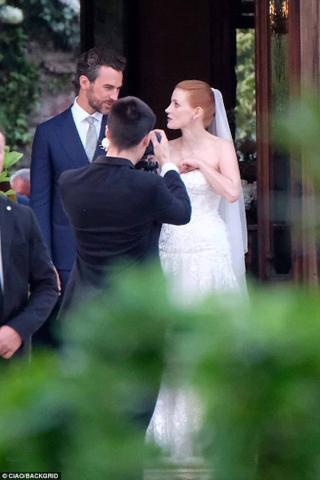 Ο αθόρυβος και κομψός γάμος της Jessica Chastain στη Βενετία