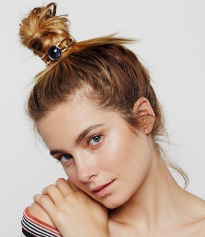 Accessorized hairstyles που θα σε σώσουν την τελευταία στιγμή