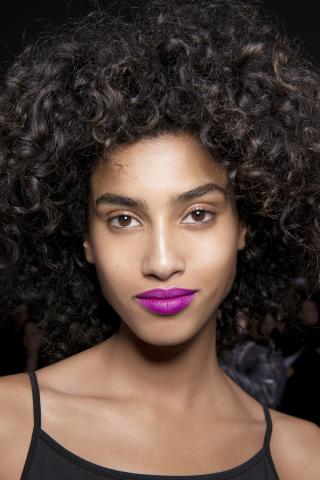 Lip color trend: Η απόχρωση που ταιριάζει σε όλες
