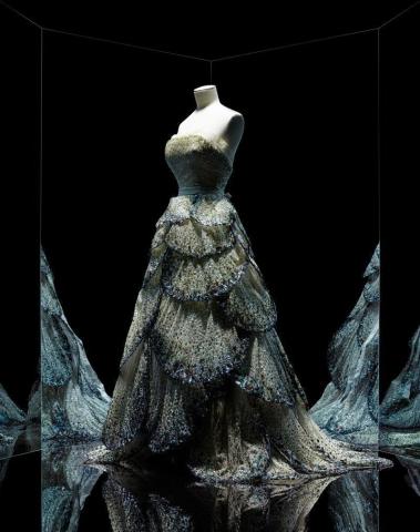 70 χρόνια Dior στη μεγαλύτερη έκθεση που έγινε ποτέ στο Παρίσι 70 χρόνια Dior στη μεγαλύτερη έκθεση που έγινε ποτέ στο Παρίσι