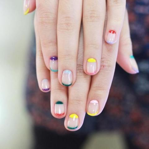 #manimonday: Πολύχρωμα nail arts για το μανικιούρ της εβδομάδας