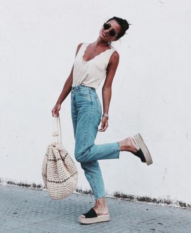 Flatforms: Τα παπούτσια που έχουν διχάσει το γυναικείο κοινό