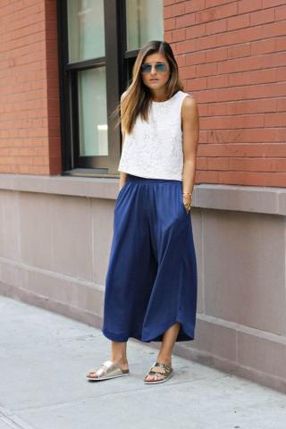 Στιλάτα και αέρινα looks με το κομμάτι-κλειδί της σεζόν Στιλάτα και αέρινα looks με το κομμάτι-κλειδί της σεζόν