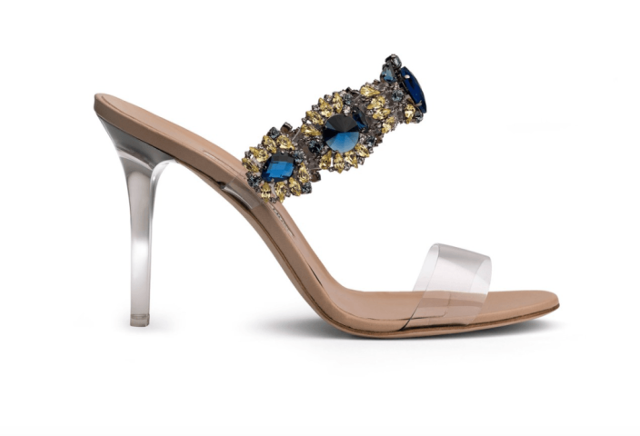 Rihanna for Manolo Blahnik: Δείτε τη νέα συλλογή του οίκου σε συνεργασία με τη RiRi Rihanna for Manolo Blahnik: Δείτε τη νέα συλλογή του οίκου σε συνεργασία με τη RiRi