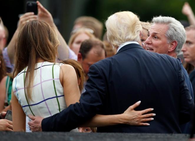 Η Μελάνια Τραμπ στον Λευκό Οίκο με Κατράντζου