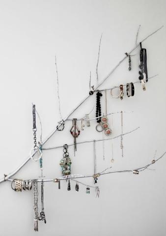 Όμορφες ιδέες για να έχεις πάντα οργανωμένα τα κοσμήματά σου