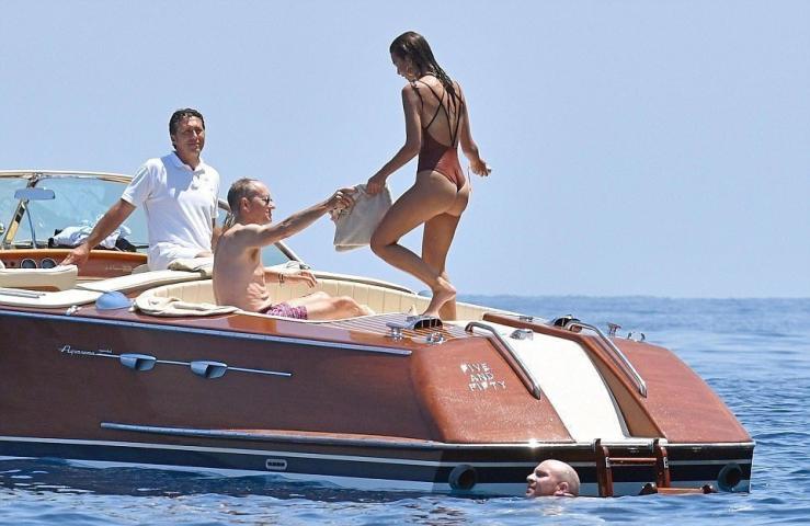 Emily Ratajkowski, πώς τολμάς να έχεις εσύ κυτταρίτιδα; 