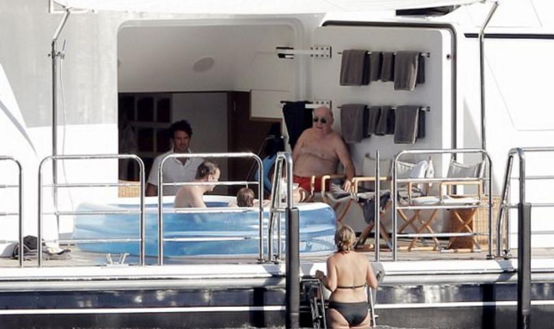 Σπάνιες φωτογραφίες του πάμπλουτου Mr. ΖARA, Amancio Ortega