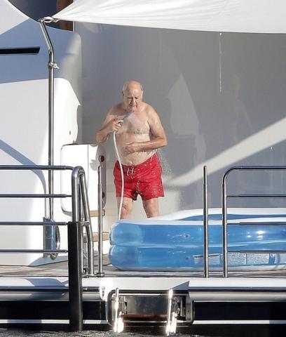 Σπάνιες φωτογραφίες του πάμπλουτου Mr. ΖARA, Amancio Ortega