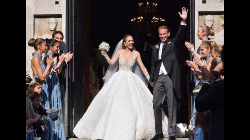 Το παραμυθένιο νυφικό της χρονιάς το φόρεσε η κόρη του Swarowski και κόστισε 1 εκατ. δολάρια 