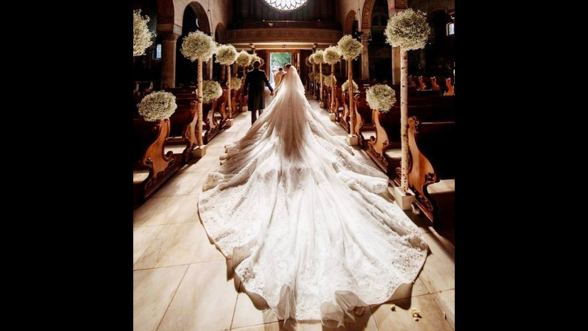 Το παραμυθένιο νυφικό της χρονιάς το φόρεσε η κόρη του Swarowski και κόστισε 1 εκατ. δολάρια 