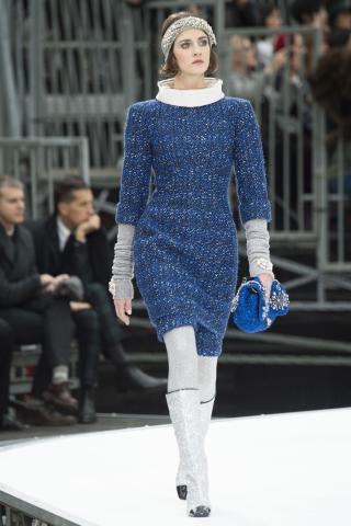 Chanel AW17: Retrofuturistic συλλογή που κέρδισε τις εντυπώσεις στο Paris FW Chanel AW17: Retrofuturistic συλλογή που κέρδισε τις εντυπώσεις στο Paris FW