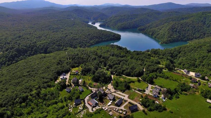 Plitvice: Οι ανεπανάλητες λίμνες της Κροατίας Plitvice: Οι ανεπανάλητες λίμνες της Κροατίας