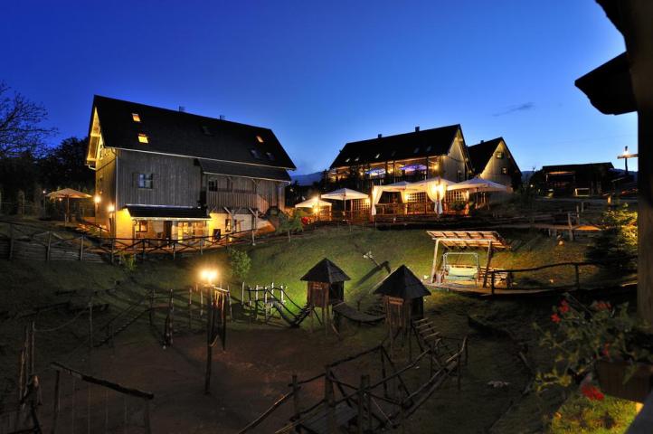 Plitvice: Οι ανεπανάλητες λίμνες της Κροατίας Plitvice: Οι ανεπανάλητες λίμνες της Κροατίας