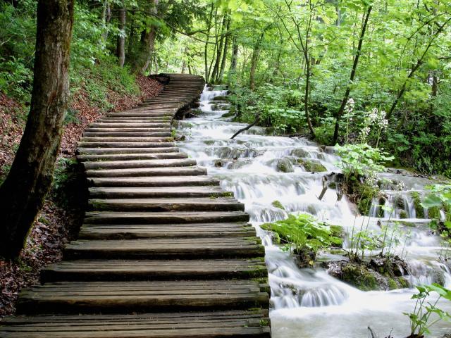 Plitvice: Οι ανεπανάλητες λίμνες της Κροατίας Plitvice: Οι ανεπανάλητες λίμνες της Κροατίας
