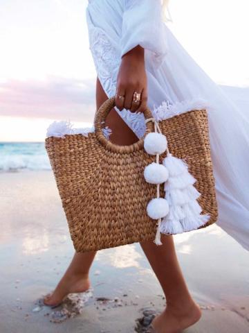 Τα items που κάθε fashion girl πρέπει να έχει στη βαλίτσα των διακοπών