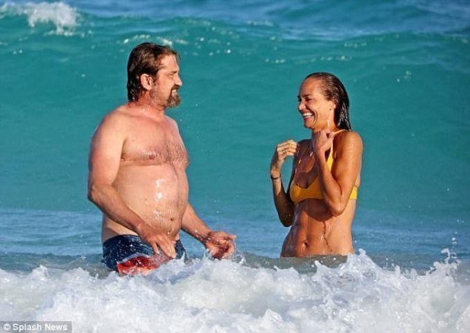 Ο Gerard Butler δεν είναι πλέον έτσι - Αγνώριστος και με πολλά έξτρα κιλά 