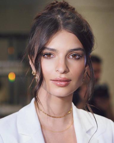 To beauty look της Emily Ratajkowski θα γίνει η έμπνευσή σου για το καλοκαίρι To beauty look της Emily Ratajkowski θα γίνει η έμπνευσή σου για το καλοκαίρι