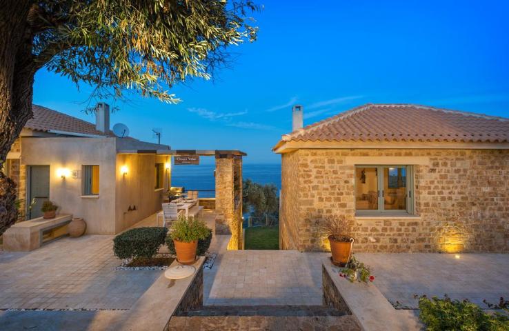 Σκιάθος: Το κοσμοπολίτικο νησί των Σποράδων Σκιάθος: Το κοσμοπολίτικο νησί των Σποράδων