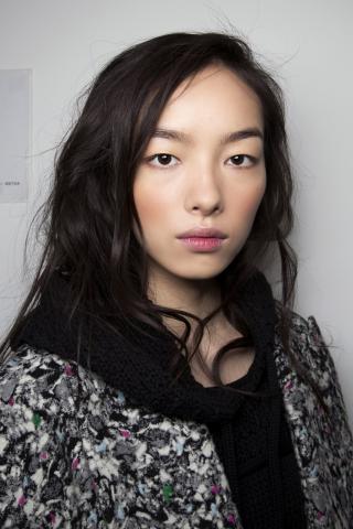 Makeup inspo: 6 τρόποι για το μακιγιάζ τις ζεστές, καλοκαιρινές μέρες