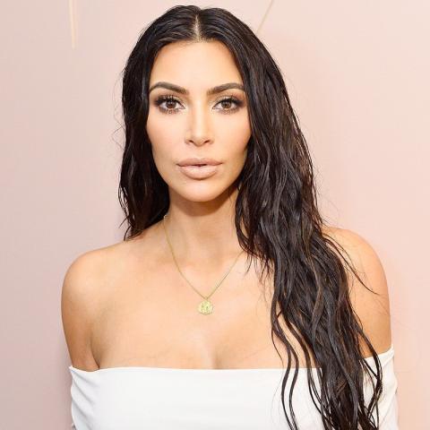 Το πιο εύκολο, καλοκαιρινό χτένισμα που λατρεύουν τα IT girls Το πιο εύκολο, καλοκαιρινό χτένισμα που λατρεύουν τα IT girls