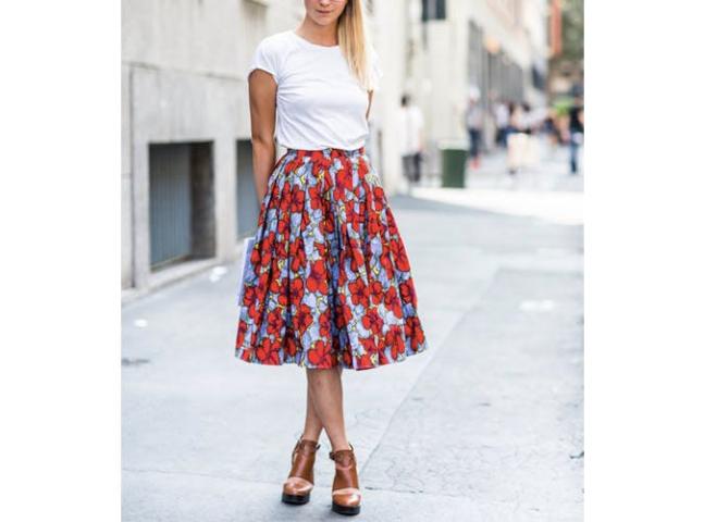 8 chic τρόποι να φορέσεις το λευκό μπλουζάκι