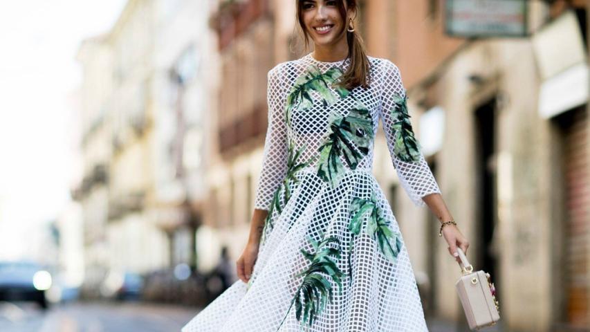 Αυτό είναι το καλοκαιρινό φόρεμα που ταιριάζει σε όλες 