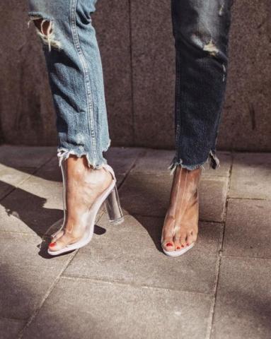 Naked Shoe Trend: Η νέα μόδα στα ψηλοτάκουνα Naked Shoe Trend: Η νέα μόδα στα ψηλοτάκουνα