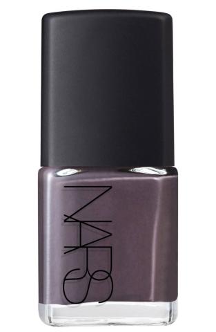 #manimonday: Τα σκουρόχρωμα βερνίκια του καλοκαιριού #manimonday: Τα σκουρόχρωμα βερνίκια του καλοκαιριού