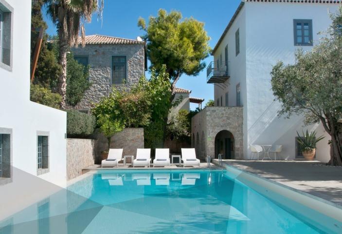 Σπέτσες: Ένα μικρό νησί, με μεγάλη ιστορία Σπέτσες: Ένα μικρό νησί, με μεγάλη ιστορία