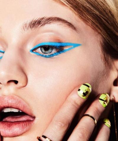 Colored makeup: Eyeliner στις αποχρώσεις του μπλε
