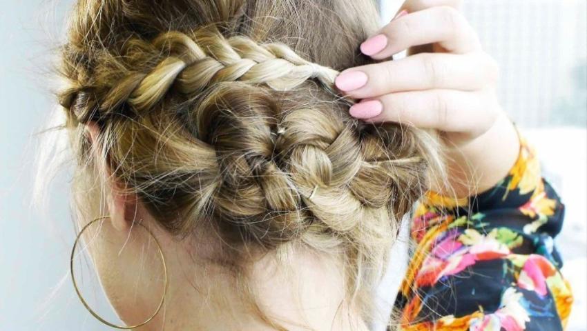 Braided updo: Το πιο boho χτένισμα του καλοκαιριού και πώς να το κάνεις μόνη σου Braided updo: Το πιο boho χτένισμα του καλοκαιριού και πώς να το κάνεις μόνη σου