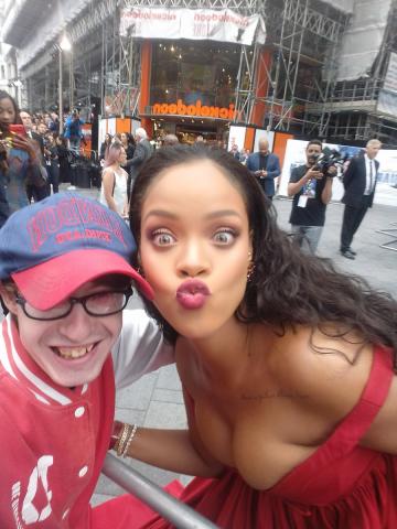 Rihanna, συγγνώμη μα ήσουν για fashion police