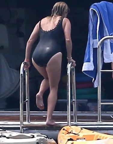 Μερικές καθόλου κολακευτικές φωτογραφίες της Reese Witherspoon