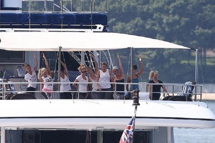 Μερικές καθόλου κολακευτικές φωτογραφίες της Reese Witherspoon